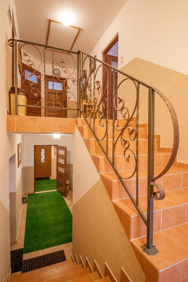 Przystan Laworta Apartment Ustrzyki Dolne Ngoại thất bức ảnh