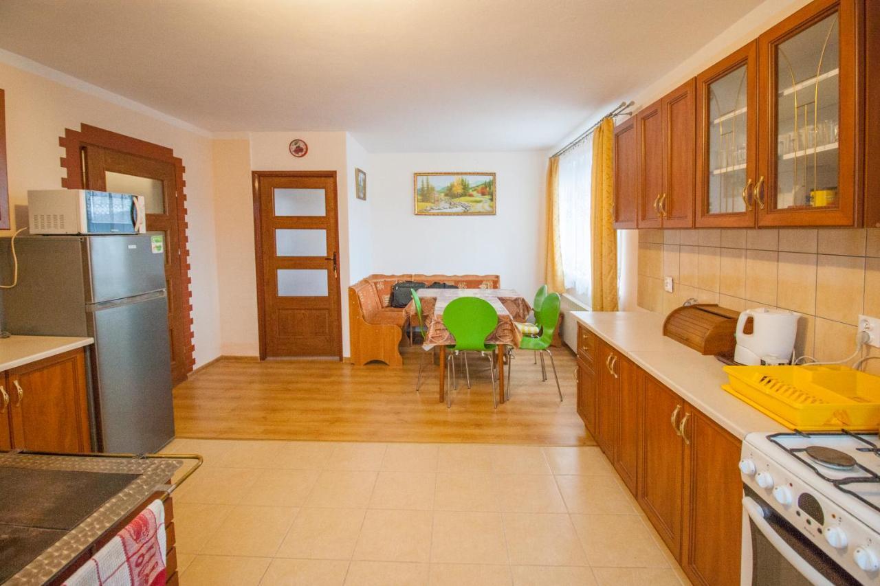 Przystan Laworta Apartment Ustrzyki Dolne Ngoại thất bức ảnh
