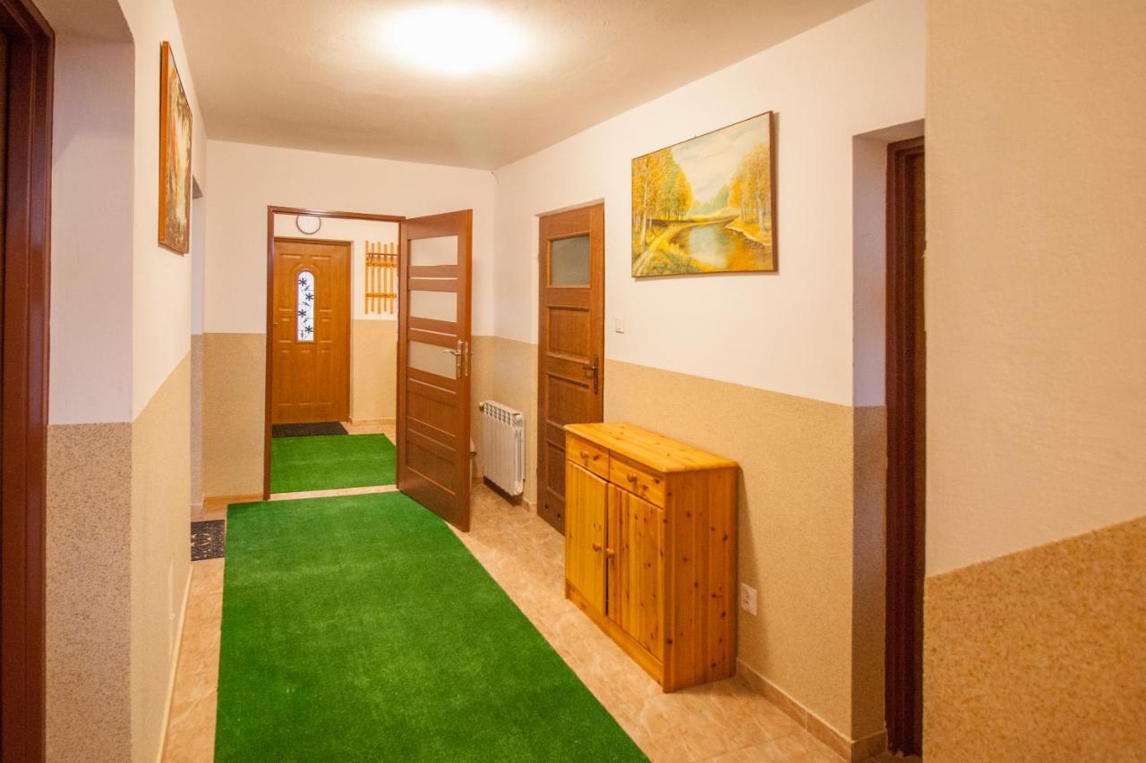 Przystan Laworta Apartment Ustrzyki Dolne Ngoại thất bức ảnh