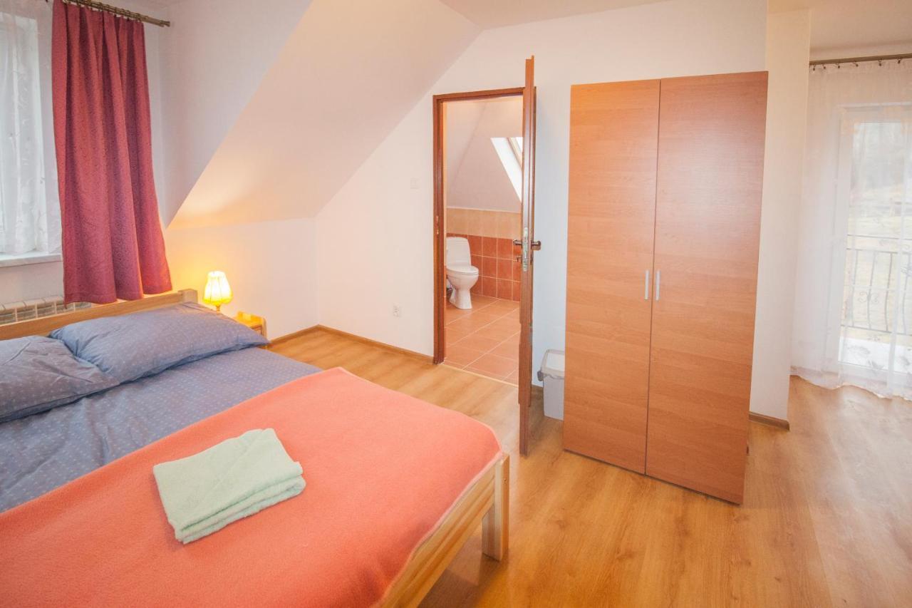 Przystan Laworta Apartment Ustrzyki Dolne Ngoại thất bức ảnh