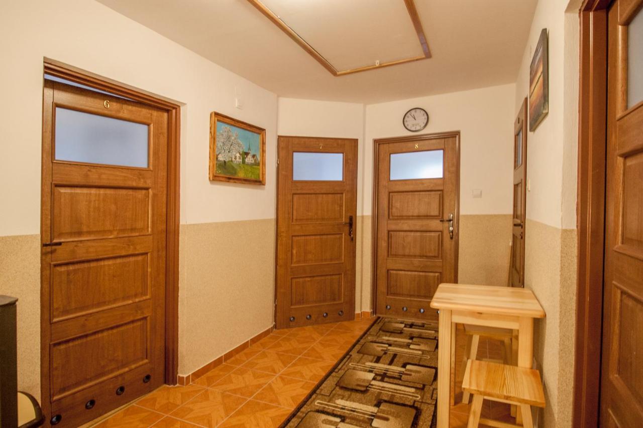 Przystan Laworta Apartment Ustrzyki Dolne Ngoại thất bức ảnh